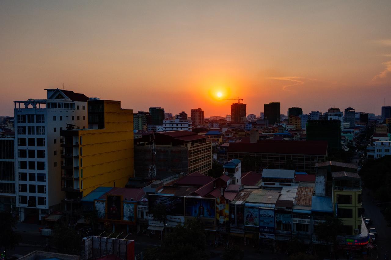 Balconitel Boutique Hotel Phnom Penh Exterior photo