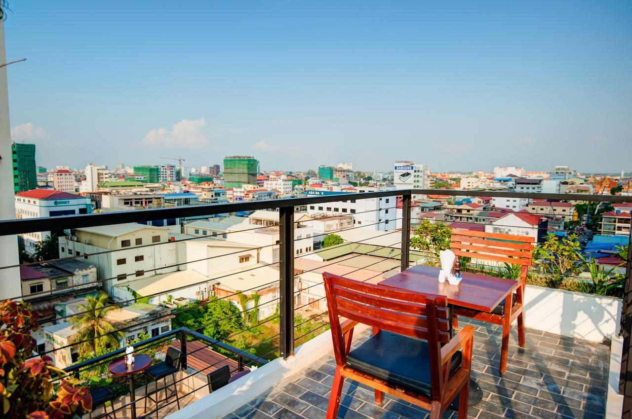 Balconitel Boutique Hotel Phnom Penh Exterior photo