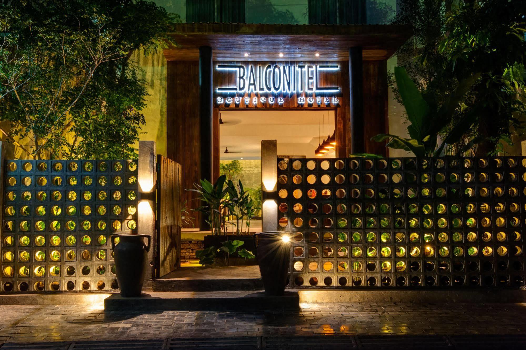 Balconitel Boutique Hotel Phnom Penh Exterior photo